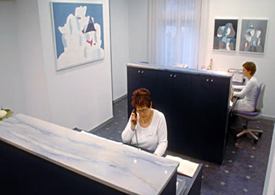 Zahnärztliches Institut Lauitor AG